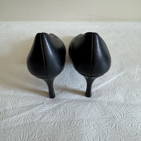 Coach Alyce Pump - Picture 2 of 3